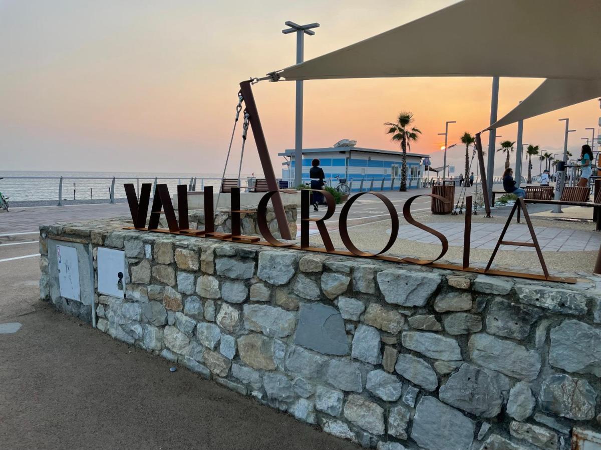 Appartamento Villa Rita A 100 M Dal Mare! Валекрозия Екстериор снимка